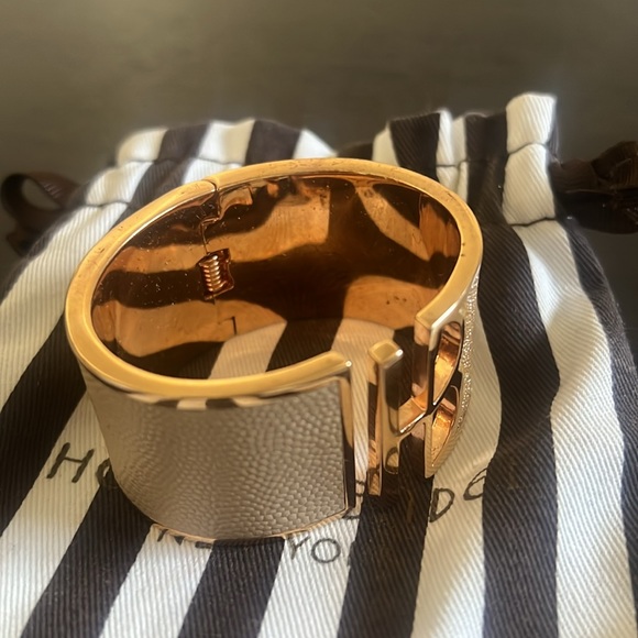 Henri Bendel Logo Metropolitan Cuff - Picture 8 of 10